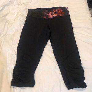 Lululemon rouched leg crop leggings